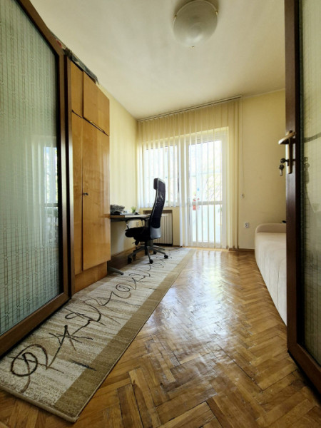 Piata Ovidiu-Comandamentul Marinei-apartament cu farmec aparte si vedere la mare