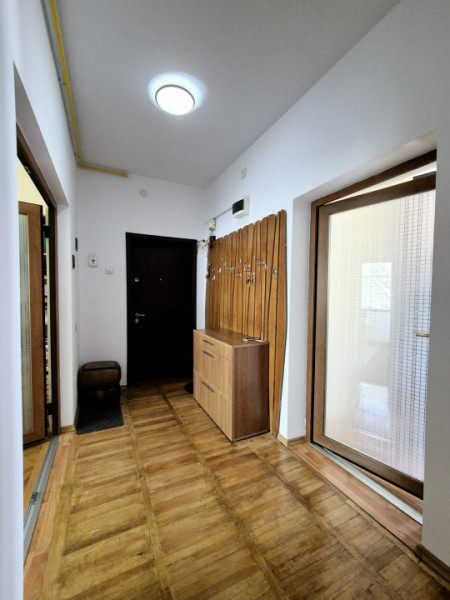 Piata Ovidiu-Comandamentul Marinei-apartament cu farmec aparte si vedere la mare