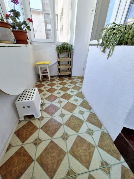 Piata Ovidiu-Comandamentul Marinei-apartament cu farmec aparte si vedere la mare