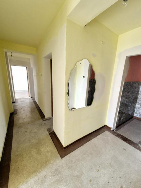 Piata Ovidiu - Catedrala -  apartament 3 camere decomandate