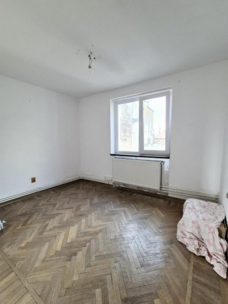 Piata Ovidiu - Catedrala -  apartament 3 camere decomandate