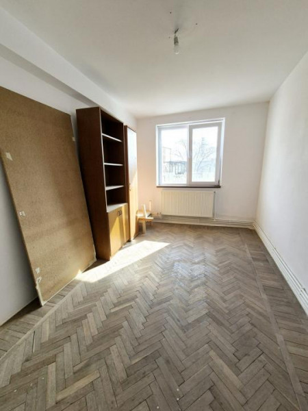 Piata Ovidiu - Catedrala -  apartament 3 camere decomandate