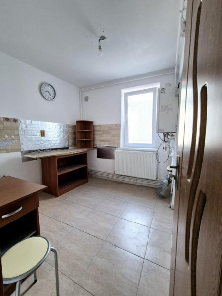 Piata Ovidiu - Catedrala -  apartament 3 camere decomandate