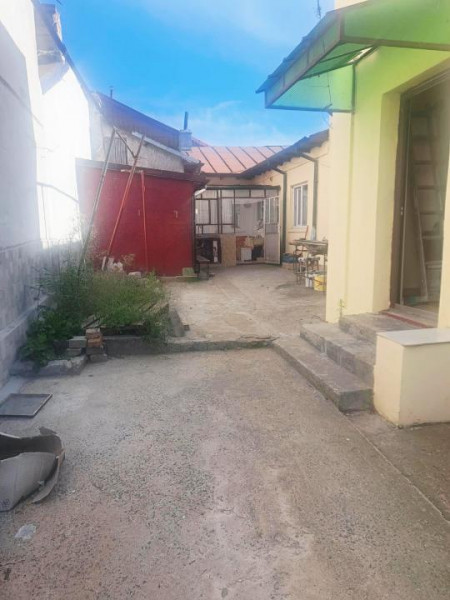 Constanta - zona Universitate - B-dul Mamaia - casa parter renovabila