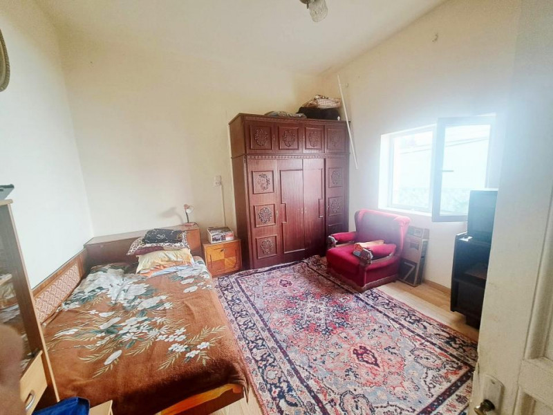 Constanta - zona Universitate - B-dul Mamaia - casa parter renovabila