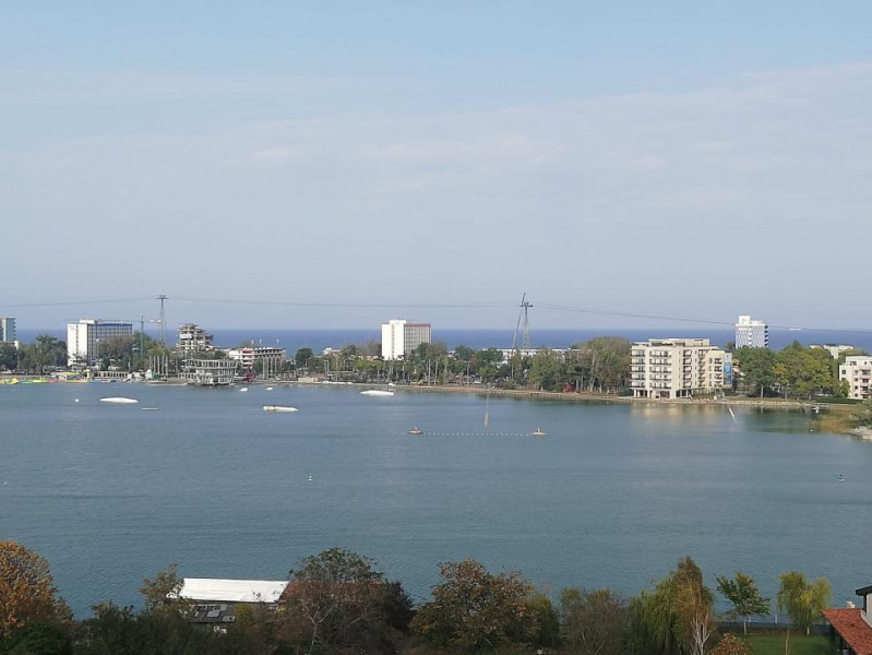 Constanta - Campus - Aleea Universitatii - 3 camere cu vedere frontala lac