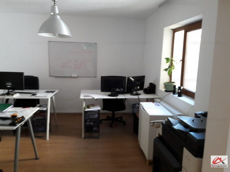 Constanta - Tomis I - casa 4 camere, constructie caramida