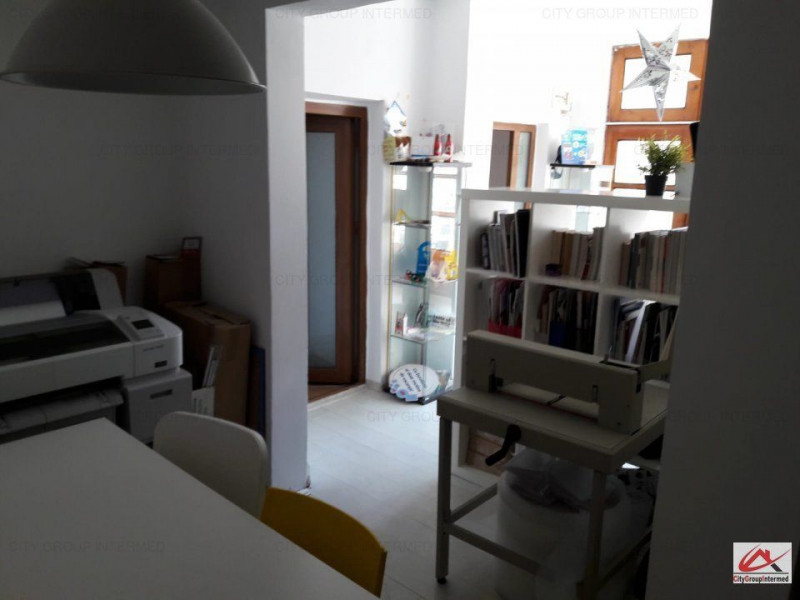 Constanta - Tomis I - casa 4 camere, constructie caramida