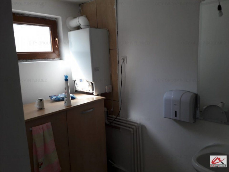 Constanta - Tomis I - casa 4 camere, constructie caramida