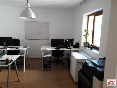 Constanta - Tomis I - casa 4 camere, constructie caramida